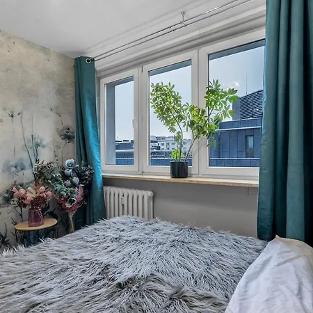 2-bedroom - Balcony, View, Location - By Rentujemy Apartment Warsaw