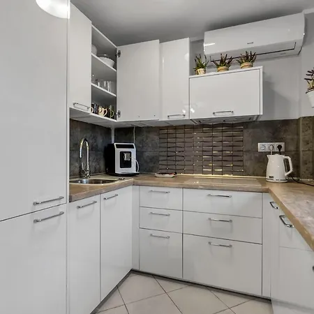 Apartment 2-bedroom - Balcony, View, Location - By Rentujemy